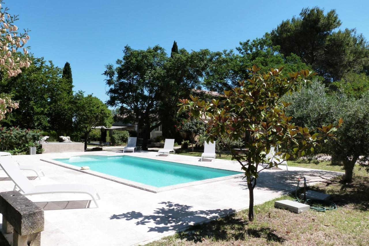 Le Mas Du Lac Saint-Rémy-de-Provence エクステリア 写真