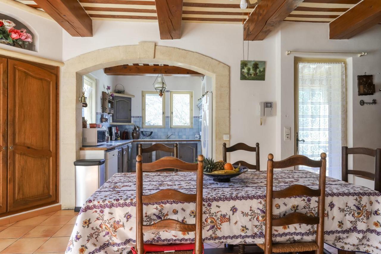 Le Mas Du Lac Saint-Rémy-de-Provence エクステリア 写真